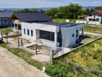 Casă / Vilă Campineanca