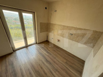Apartament Tip Casă cu Scară interioară, Curte și Garaj